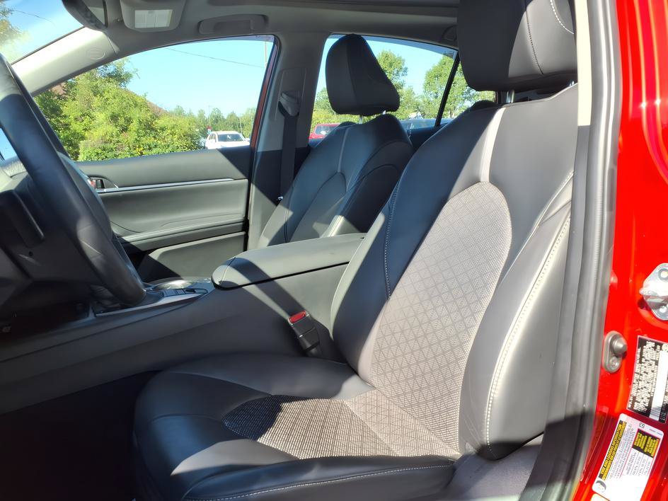 Used 2023 Toyota Camry XSE FWD image 14