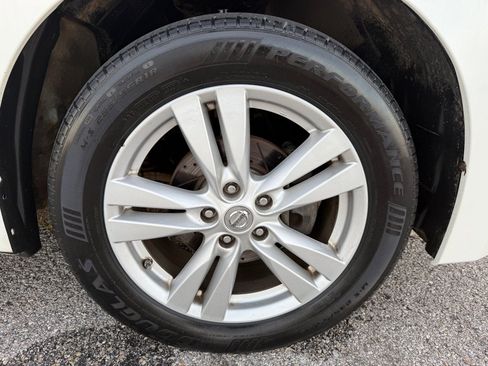 Used 2015 Nissan Quest Platinum image 18