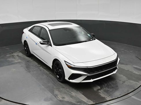 New 2026 Hyundai Elantra SEL Sport FWD image 23