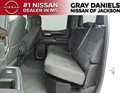 Used 2022 GMC Sierra 1500 SLE AWD/4WD image 10