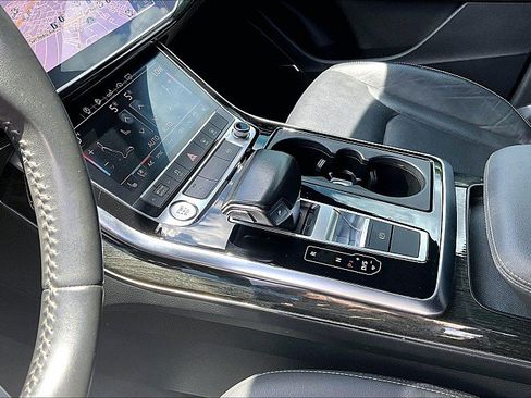 Used 2019 Audi Q8 Premium Plus w/ Premium Plus AWD/4WD image 11