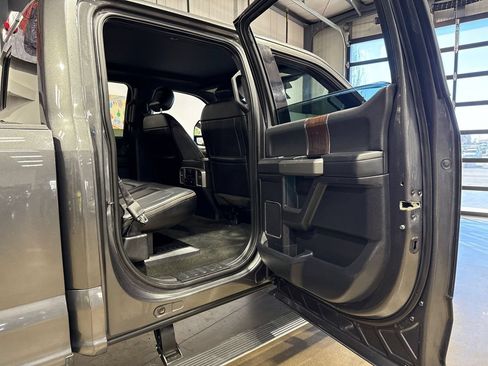 Used 2017 Ford F250 Platinum w/ Platinum Ultimate Package AWD/4WD image 77