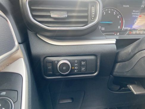 Used 2021 Ford Explorer XLT w/ Equipment Group 202A image 17