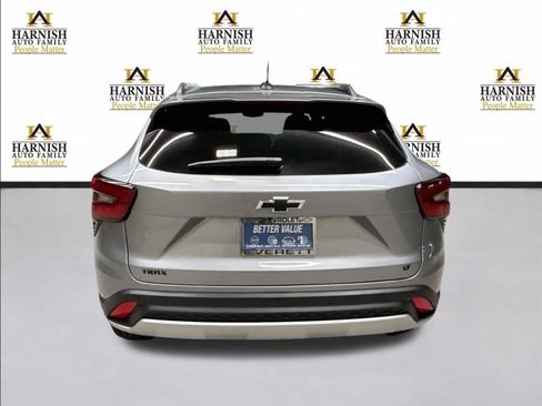 New 2026 Chevrolet Trax LT w/ Driver Confidence Package FWD image 6