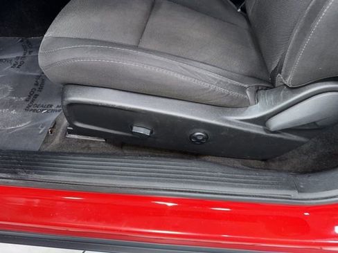 Used 2016 Dodge Challenger R/T image 5