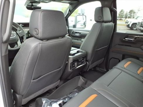 New 2026 GMC Sierra 2500 AT4 w/ AT4 Premium Plus Package image 15