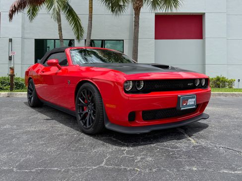 Used 2015 Dodge Challenger SRT Hellcat image 5