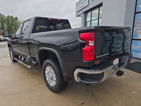 Used 2024 Chevrolet Silverado 2500 LT image 7