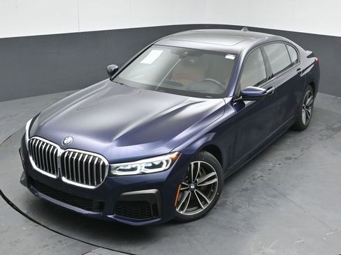 Used 2022 BMW 750i xDrive w/ Luxury Rear Seating Package image 41