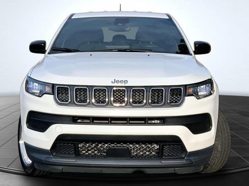 Used 2023 Jeep Compass Sport AWD/4WD image 3