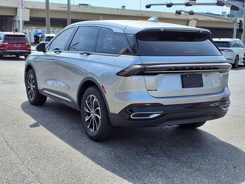 New 2026 Lincoln Nautilus Premier image 4