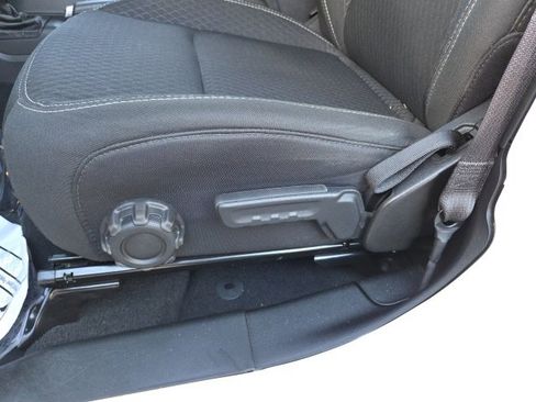 Used 2021 Jeep Wrangler Unlimited Sahara image 40