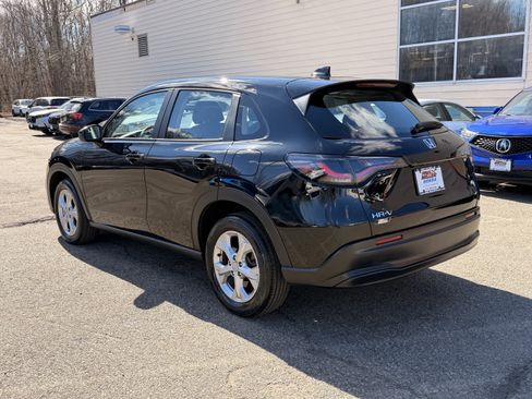 Certified 2023 Honda HR-V LX image 4