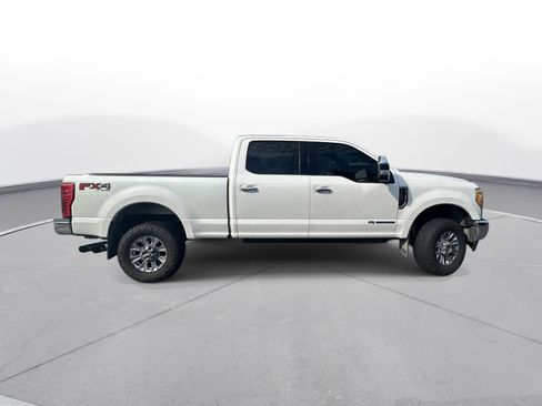 Used 2017 Ford F250 Lariat w/ Lariat Ultimate Package AWD/4WD image 5