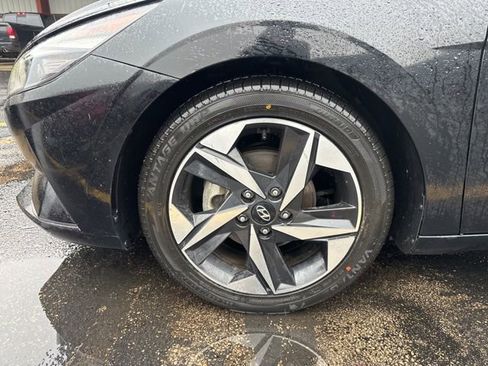 Used 2023 Hyundai Elantra SEL w/ Convenience Package image 19