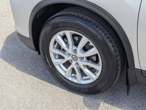 Used 2018 Nissan Rogue SV w/ Premium Package AWD/4WD image 23