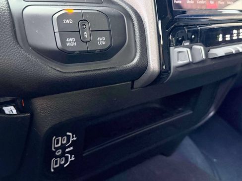 Used 2025 RAM 2500 Big Horn AWD/4WD image 23