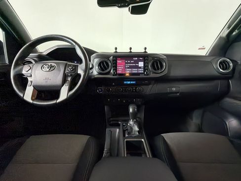 Used 2021 Toyota Tacoma TRD Off-Road w/ Technology Package AWD/4WD image 13