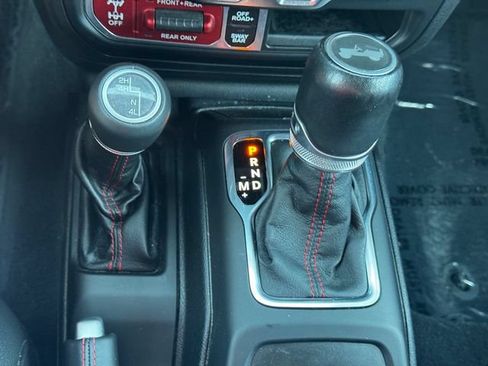 Used 2021 Jeep Wrangler Unlimited Rubicon w/ Steel Bumper Group AWD/4WD image 38