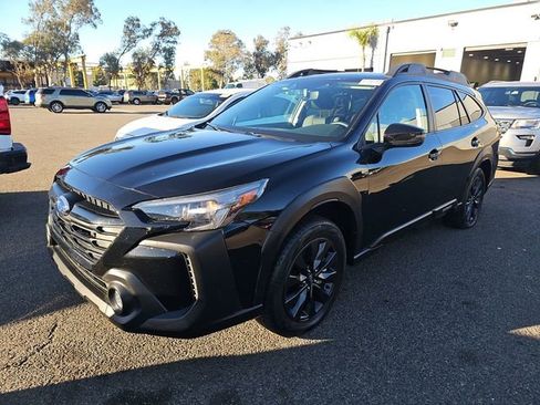 Used 2025 Subaru Outback Onyx Edition AWD/4WD image 2