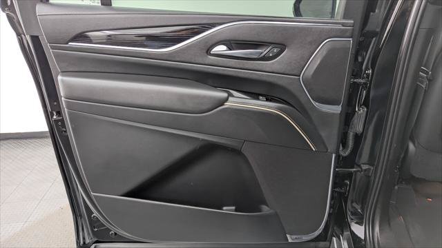Used 2021 Cadillac Escalade ESV Sport AWD/4WD image 14