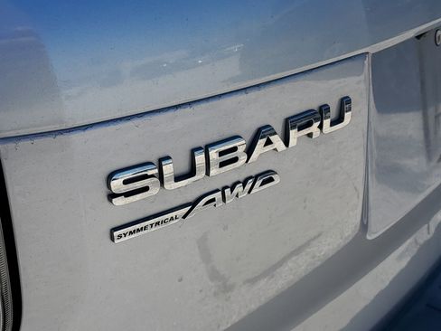 Used 2017 Subaru Forester 2.5i Premium w/ All-Weather Package AWD/4WD image 8