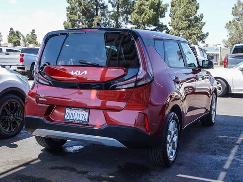 Certified 2023 Kia Soul LX w/ LX Technology Package FWD image 7