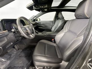 Used 2023 Toyota Crown Limited video 3