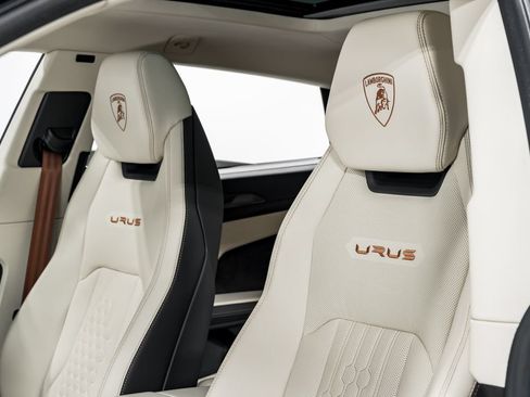 Used 2024 Lamborghini Urus S AWD/4WD image 19