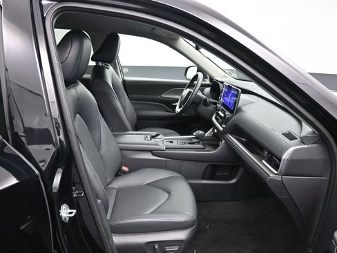 Certified 2025 Toyota Grand Highlander AWD image 26