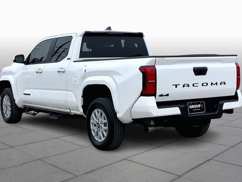 Used 2025 Toyota Tacoma SR5 image 11
