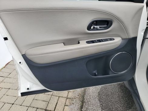 Used 2018 Honda HR-V EX-L image 27
