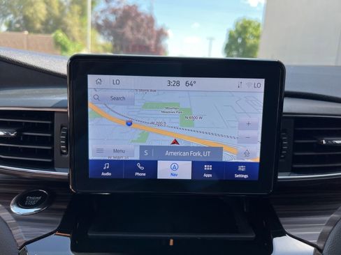 Used 2024 Ford Explorer Limited image 17