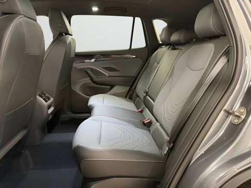 New 2026 Volkswagen Tiguan SE R-Line FWD image 18