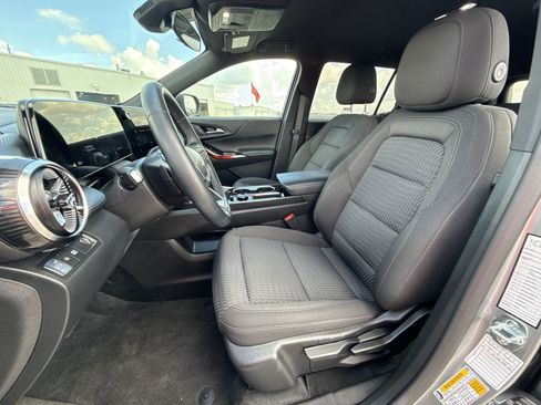 Used 2026 Chevrolet Equinox LT FWD image 13