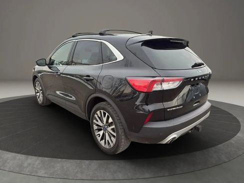 Used 2020 Ford Escape Titanium image 7