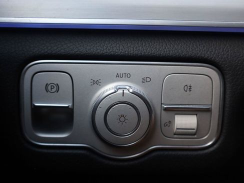 Used 2024 Mercedes-Benz GLE 450e 4MATIC image 37