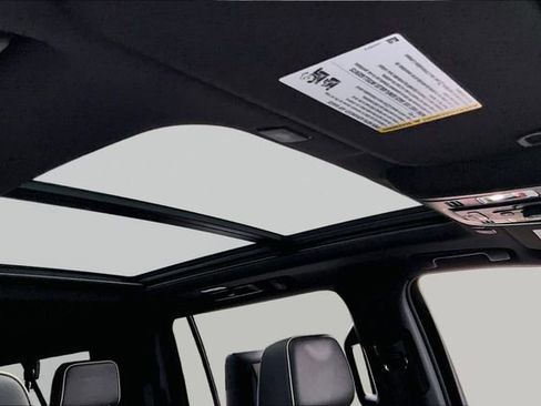 Used 2022 Chevrolet Suburban Premier image 28