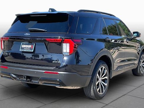 Used 2025 Ford Explorer ST-Line AWD/4WD image 13