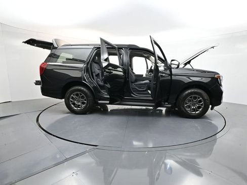 New 2025 Ford Expedition Active image 41