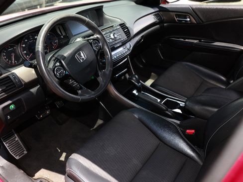 Used 2017 Honda Accord Sport image 6
