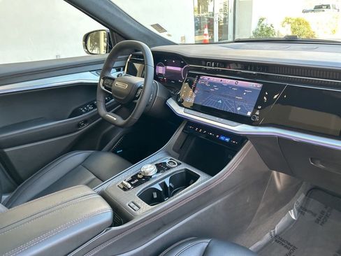 Used 2024 Jeep Wagoneer Launch Edition image 24