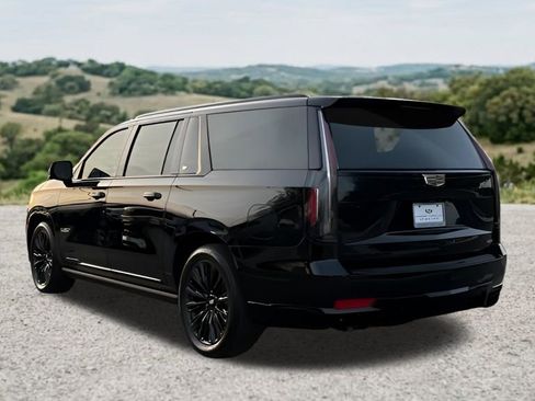 Certified 2023 Cadillac Escalade ESV V w/ LPO, ONYX Package AWD/4WD image 7