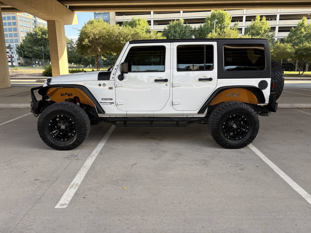 Used 2018 Jeep Wrangler Unlimited Sport S AWD/4WD image 9