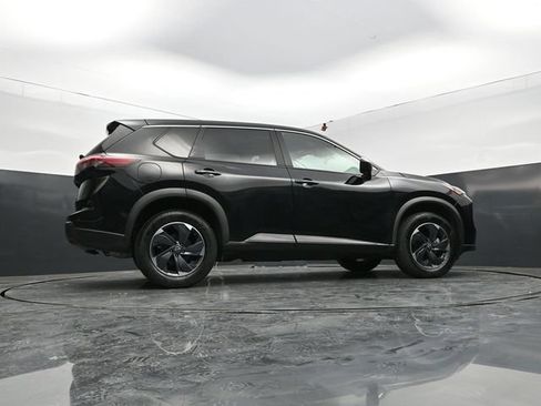 Used 2025 Nissan Rogue SV AWD/4WD image 44