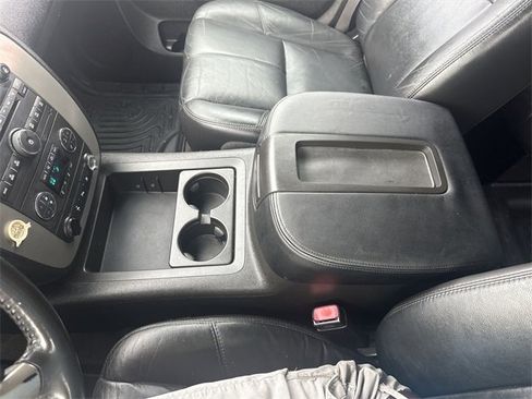 Used 2010 GMC Yukon XL SLT image 20