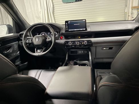 Used 2025 Honda Pilot TrailSport image 15