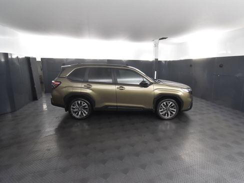 New 2025 Subaru Forester Touring image 3