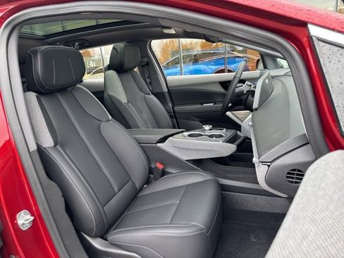 New 2025 Cadillac Optiq Luxury 1 image 14