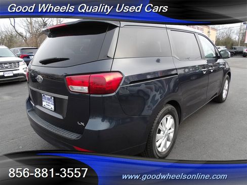 Used 2015 Kia Sedona LX image 5